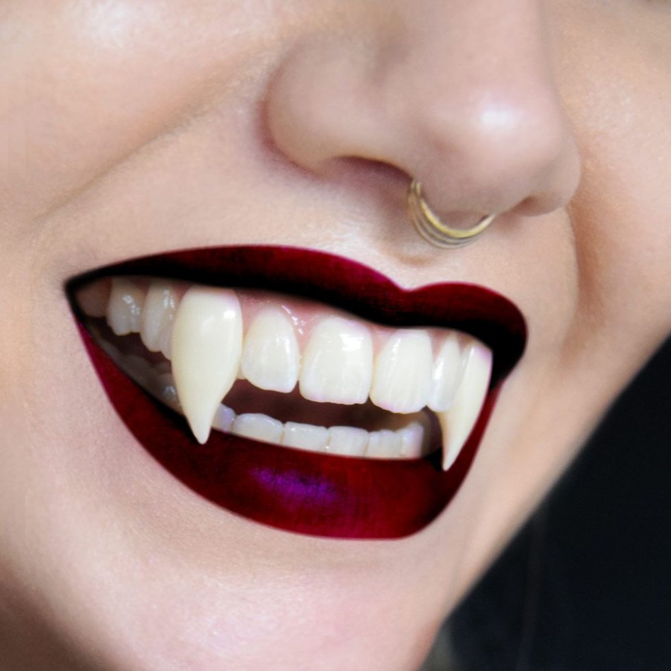 вампирски заби за забавите за забавите на Ноќта на вештерките
