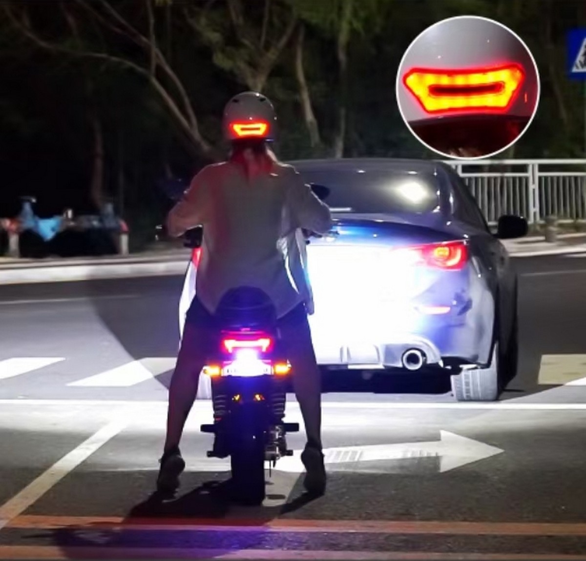 шлем со осветлување на мотоцикл