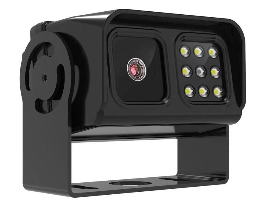 Висококвалитетна камера за рикверц од 120° со 8 IR ноќни LED диоди за ноќно гледање