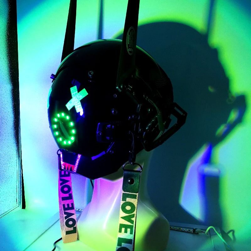 led партиски шлем со LED осветлување