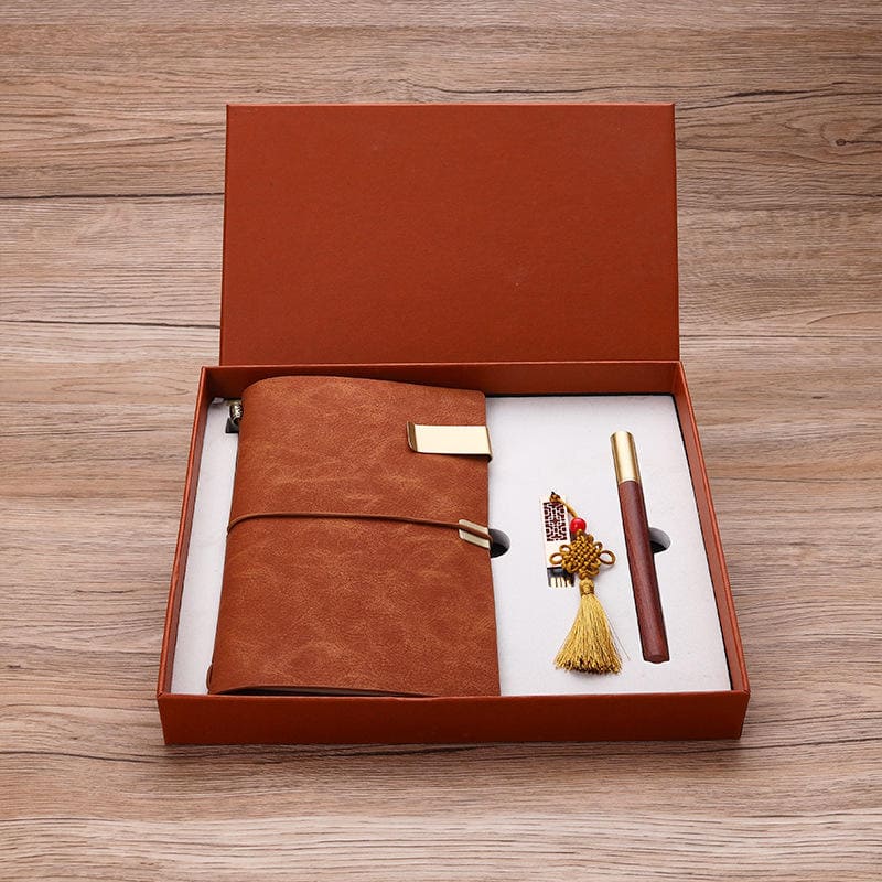 Дрвено пенкало со сет тетратки подарок