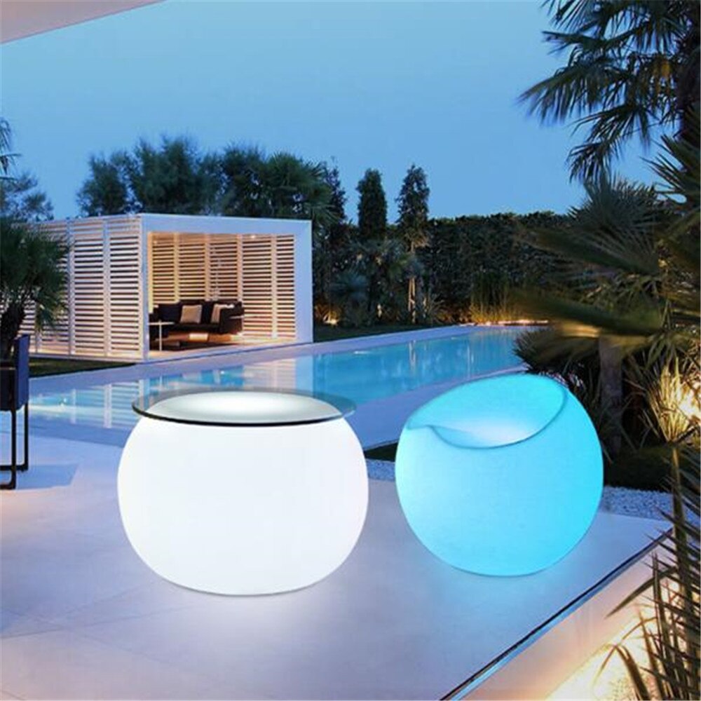 LED маса на тераса или градина