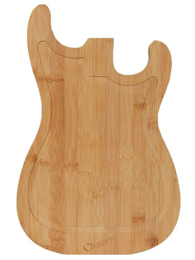 дрвена даска за сечење во форма на гитара