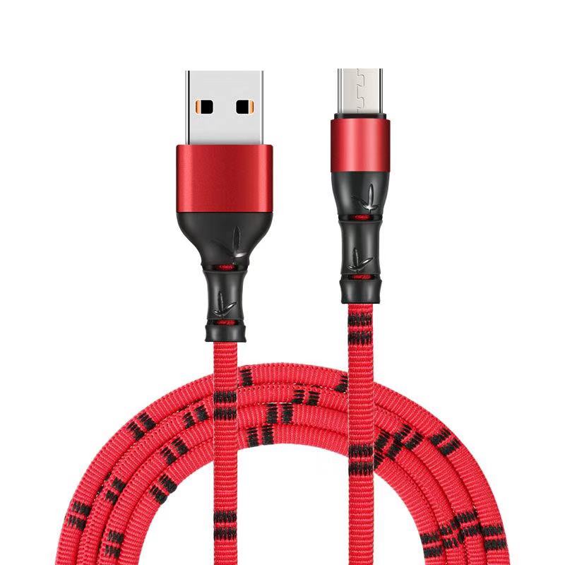 микро USB кабел за полнење на мобилен телефон