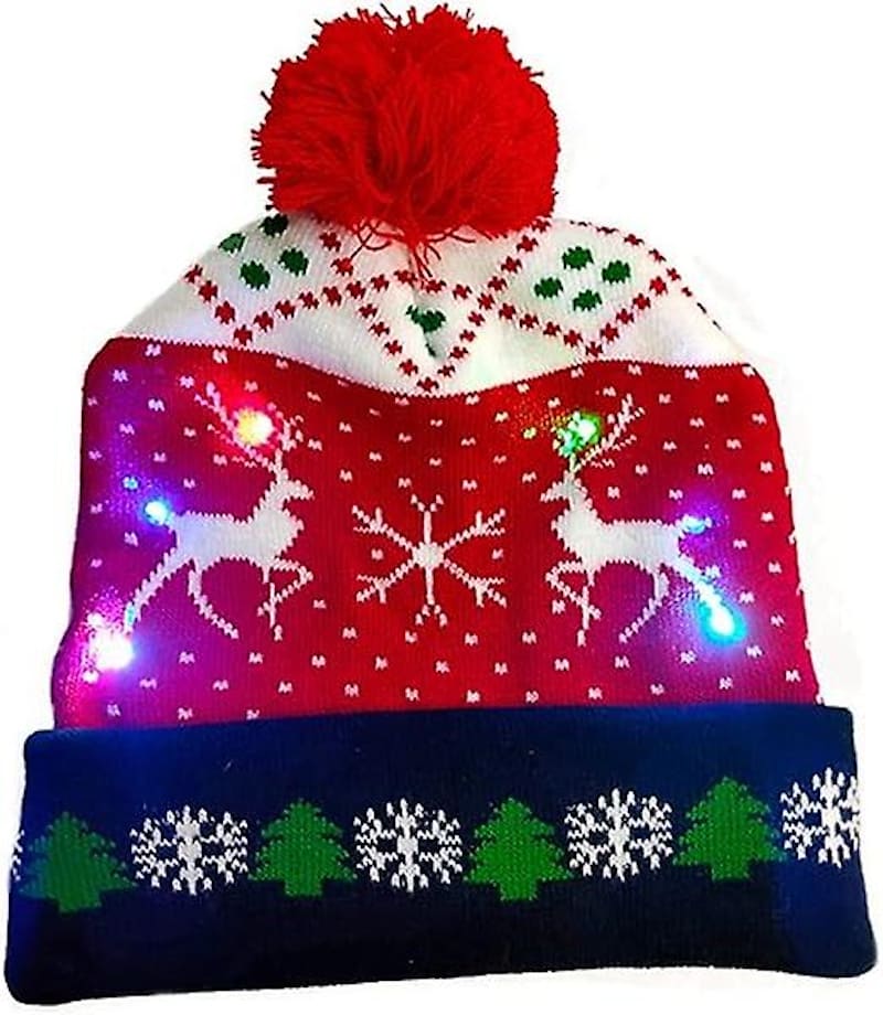Зимска капа со пом-пом, осветлена Божиќ со LED светилки - БОЖИЌЕН ЕЛЕН
